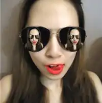 有没有带墨镜的女生头像