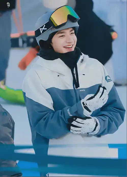 冬日穿搭东奥在即,一起来看看男明星们滑雪服是怎样保暖又时尚的呢