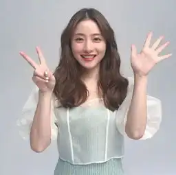 比起石原里美的励志人生微笑女神的元气妆太抢眼