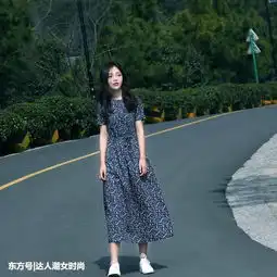 不论什么季节都少不了碎花连衣裙,清新温柔,还你一个少女梦