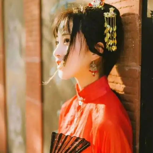 唯美红衣古风女生头像拾尽春花皆是你