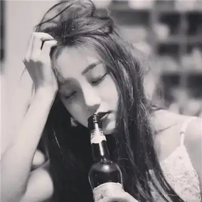 黑白伤感头像我的世界,只有我自己腾讯新闻