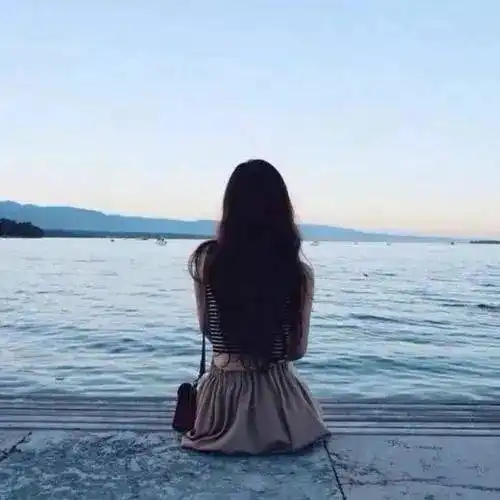 舒婷一个人在途中