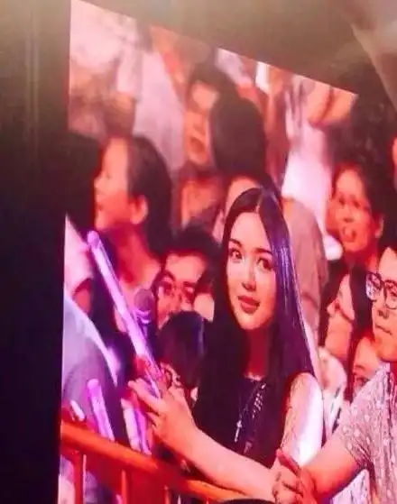 原来周杰伦演唱会上面的小仙女居然系个演员