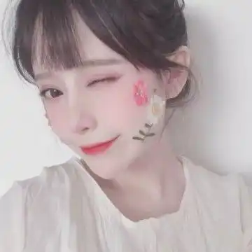 2021年最潮红唇漂亮女生头像