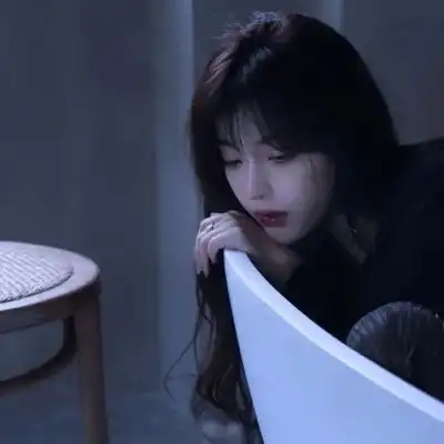 女生黑白头像