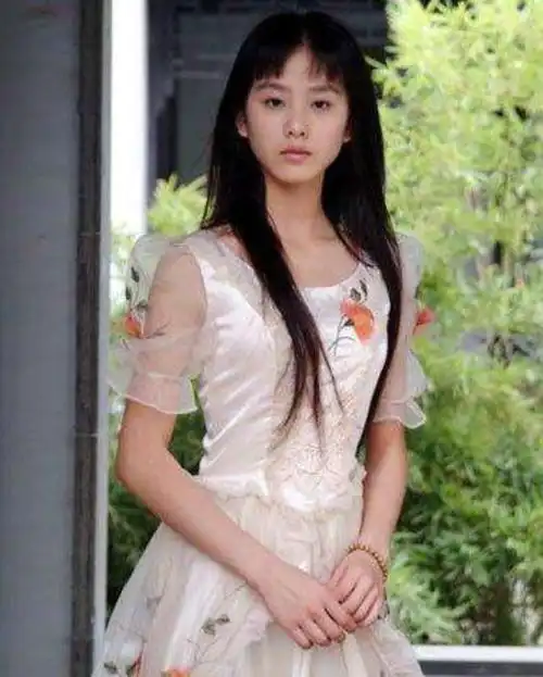 明星撞脸太尴尬刘诗诗躲了刘亦菲12年,吴谨言却巧妙化解