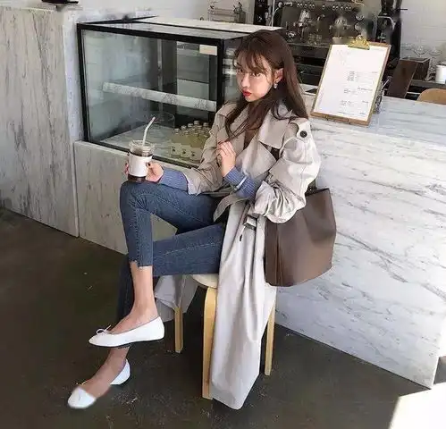 风衣搭配秋天风衣这样穿搭高级气质