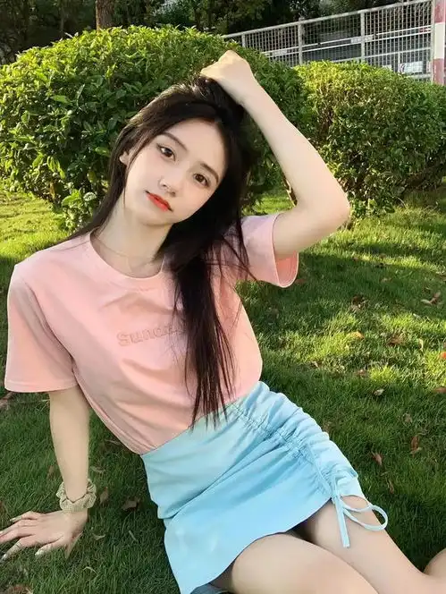 清爽干净气质美女