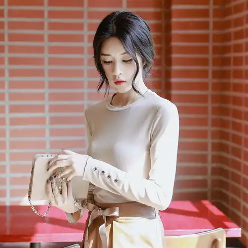 时尚优雅的搭配,显高显瘦,突显女性甜美气质