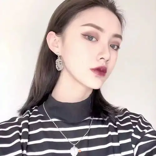傲娇御姐很美丽