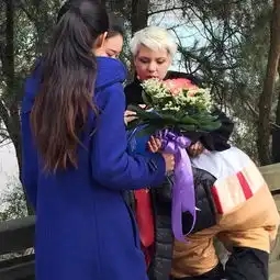 女追男乌克兰美女扮熊猫求婚
