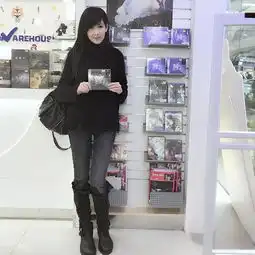 真冻龄女神周慧敏晒近照皮肤白皙不见皱纹风采不减