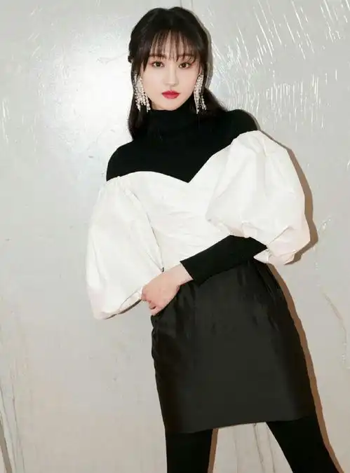 聪明的女生都不穿溜肩,泡泡袖更加显瘦高级,越穿越喜欢