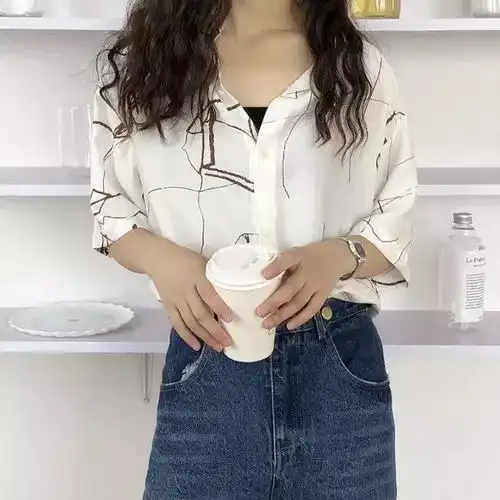 谁说衬衫都是中规中矩的,人家明明少女又时髦