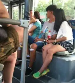 美女恶搞图妹纸是个有故事的人