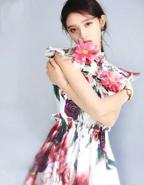 林允大凹造型吸睛,粉色纱裙欲成仙女,哪个星女郎可以和她比