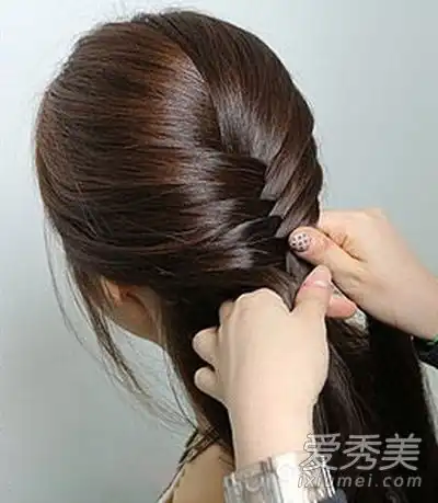 朝鲜凤尾蕨编辫图营造森女气质