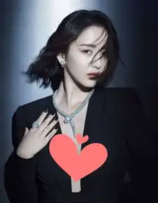 佟丽娅罕见扮演蛇蝎美人,大秀香肩锁骨造型吸睛