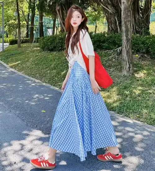 夏天这样穿半裙,美到不行四款推荐与搭配技巧,美女必备