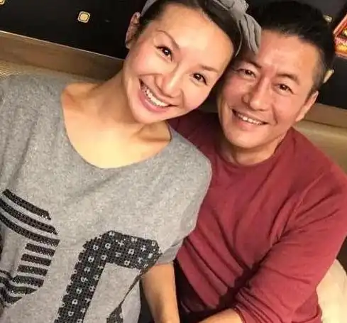 江珊最爱的男人不是靳东,也不是王志文,而是同居8年的他