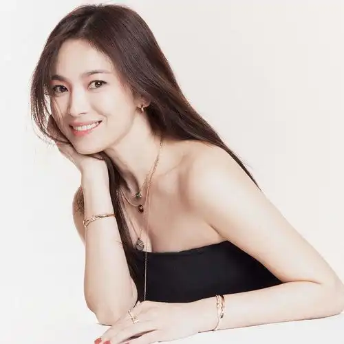 韩国女星宋慧乔烟熏妆写真超妩媚她魔鬼身材太性感火辣