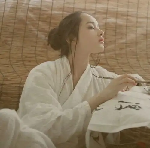 笑起来很好看的5大星座女,颜值高运气好,给人甜美的感觉,异性缘超好
