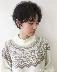 个子瘦小的女生,剪这样的短发更吸引人