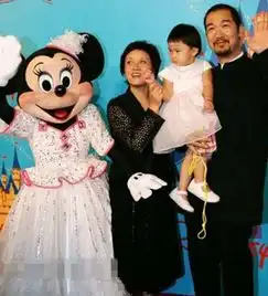 盘点娱乐圈中领养孩子的女星们,张国立老婆最无奈