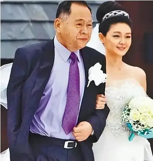 小s婆婆信息被曝婚姻白头偕老,职业女性,生养4儿女不喊苦
