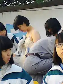 吉他初学者,女生,14岁,弹送别穿什么衣服比较好