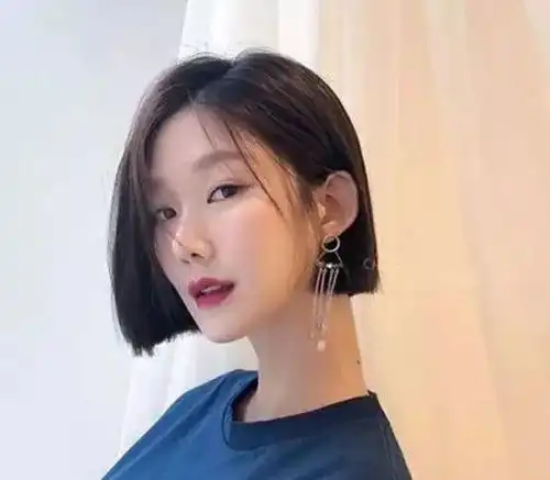 2019年女生短发持续火想剪短发这些不容错过