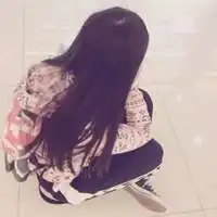 谁有女生背影图片或者女生思考的图片