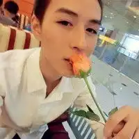 有没有和下面图相似的情侣头像来人好评