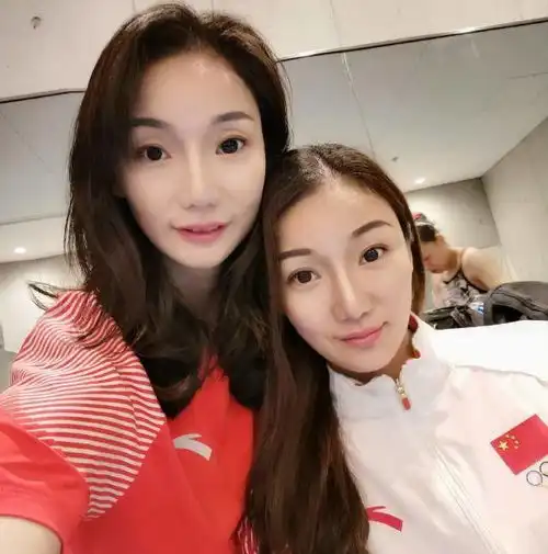 双胞胎姐妹世界冠军,27岁因潜规则退役,姐妹情深共进婚姻殿堂