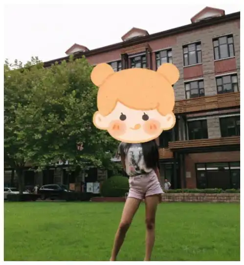 马伊琍发文为母校庆生,却晒13岁女儿照片,大长腿惹人注目