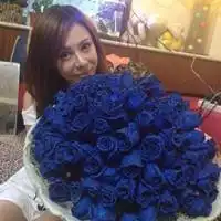 有木有抱蓝玫瑰的女生头像