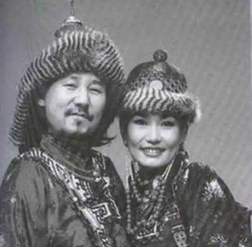 歌唱家腾格尔喝酒喝到家财散尽,50岁老来丧女,风光背后有泪水