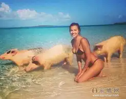c罗女友首曝卸妆照湿发披肩酥胸半露网友直呼c罗太幸福