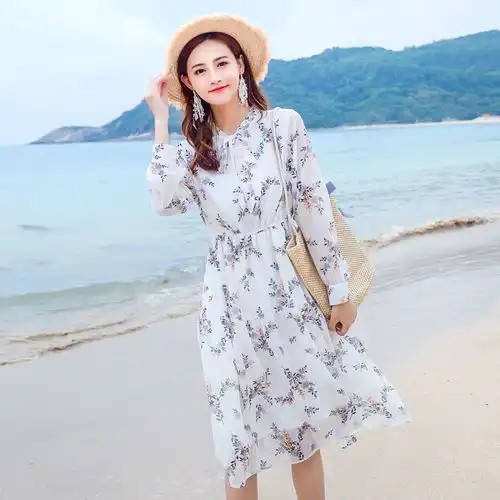 小清新风碎花连衣裙,仿佛森林里冉冉走来的公主