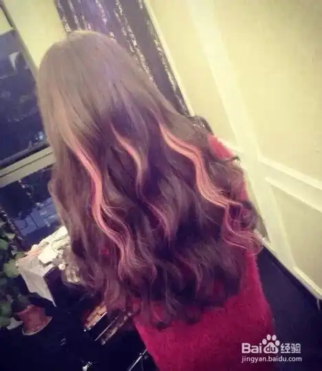 女生纹理发型图片