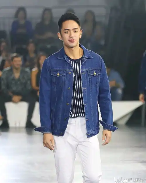 魅惑笑容菲律宾网红肌肉偶像男模insdavidlicauco