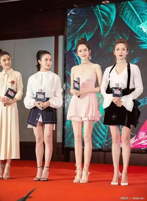 女孩的大长腿男人的最爱,再有颜值品行你就是女神级的人物