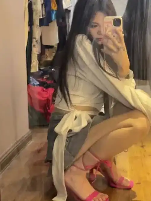 快带我逃离8天秤座辣妹甜妹我是美女大帅比