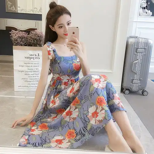时尚的连衣裙,显瘦显高,突显女人优雅气质