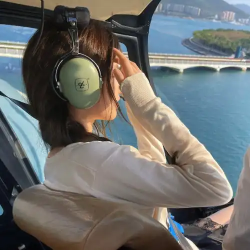 女头首席漂亮官