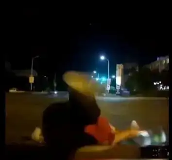啊怎么了我出车祸了六安一女子开车撞上闯红灯的电动车轿车网易订阅