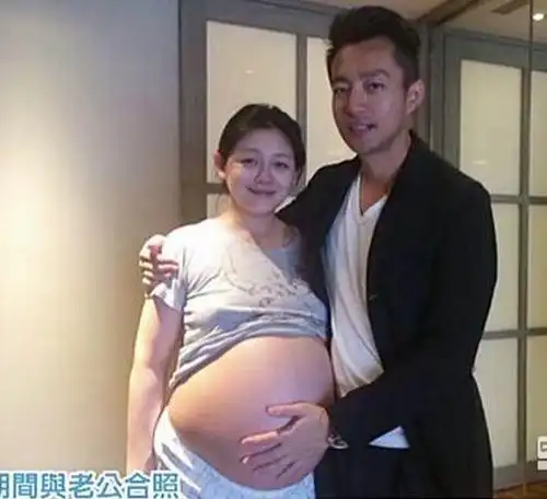 大s的女儿小玥儿都3岁啦长得越来越像妈妈,网友没妈妈好看