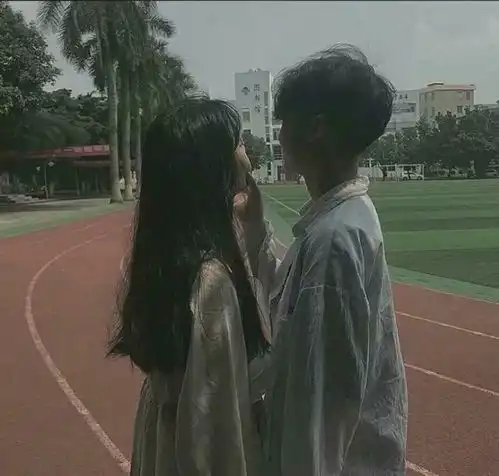 情侣头像暗恋是一个人的兵荒马乱