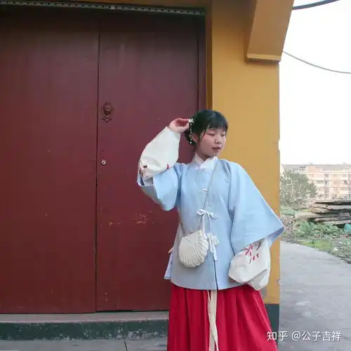 短发的女孩穿汉服推荐哪些款